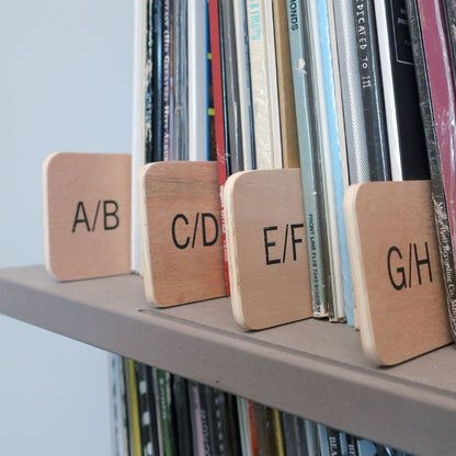 Séparateurs en bois pour disques vinyles / Alpha